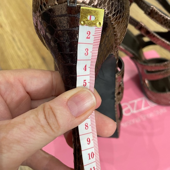 Bronze heels - Picture 3 of 6